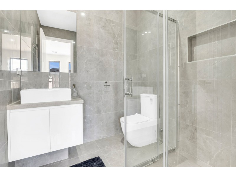 30 Clapham Avenue, Wollert VIC 3750