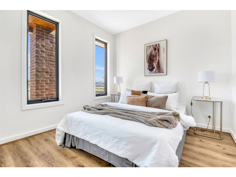 30 Clapham Avenue, Wollert VIC 3750