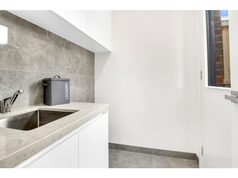 30 Clapham Avenue, Wollert VIC 3750