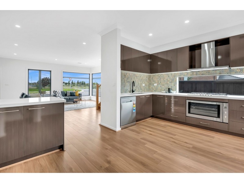 1 Wyperfeld Way, Wollert VIC 3750