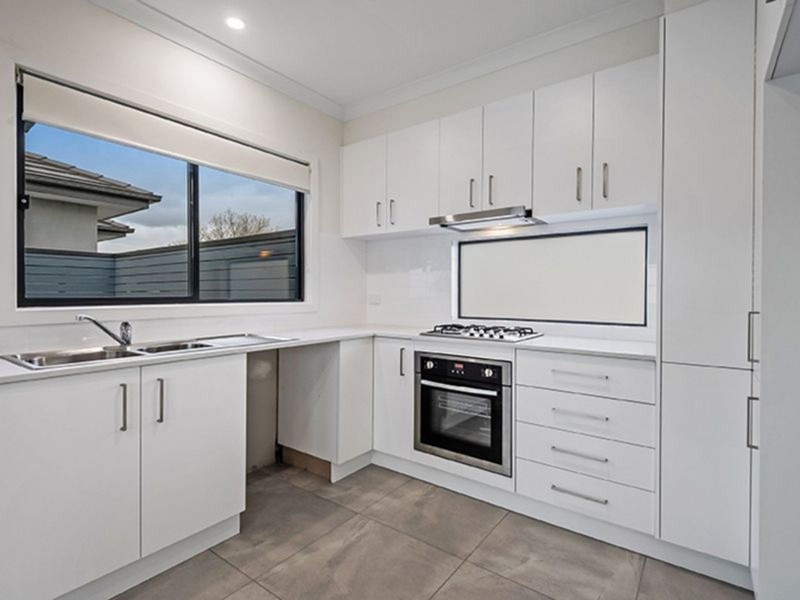 2/5 Harbury Street, Reservoir VIC 3073