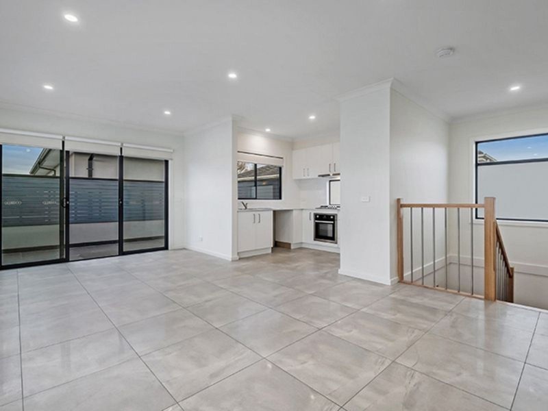 2/5 Harbury Street, Reservoir VIC 3073