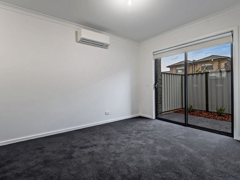 2/5 Harbury Street, Reservoir VIC 3073