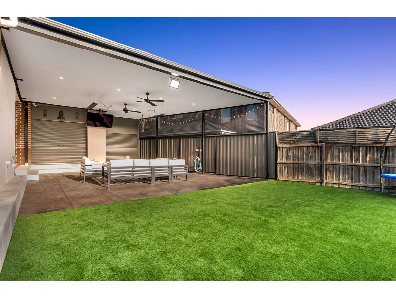 32 Alhambra Drive, Epping VIC 3076
