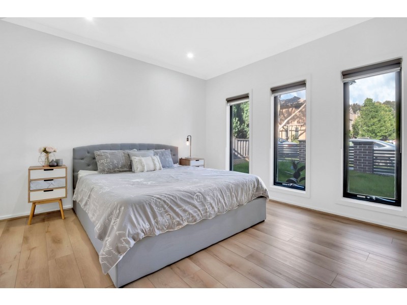 32 Alhambra Drive, Epping VIC 3076