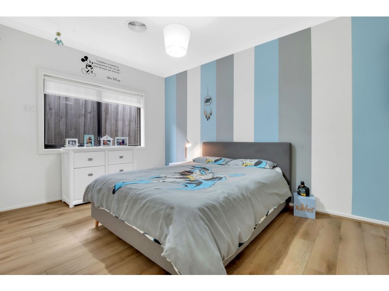 32 Alhambra Drive, Epping VIC 3076