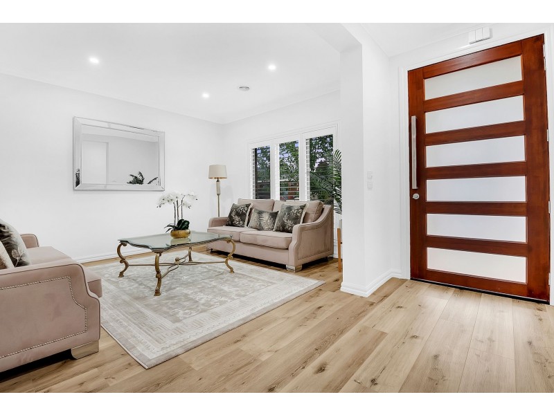 11 Benaroon Drive, Lalor VIC 3075