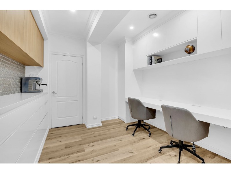 11 Benaroon Drive, Lalor VIC 3075