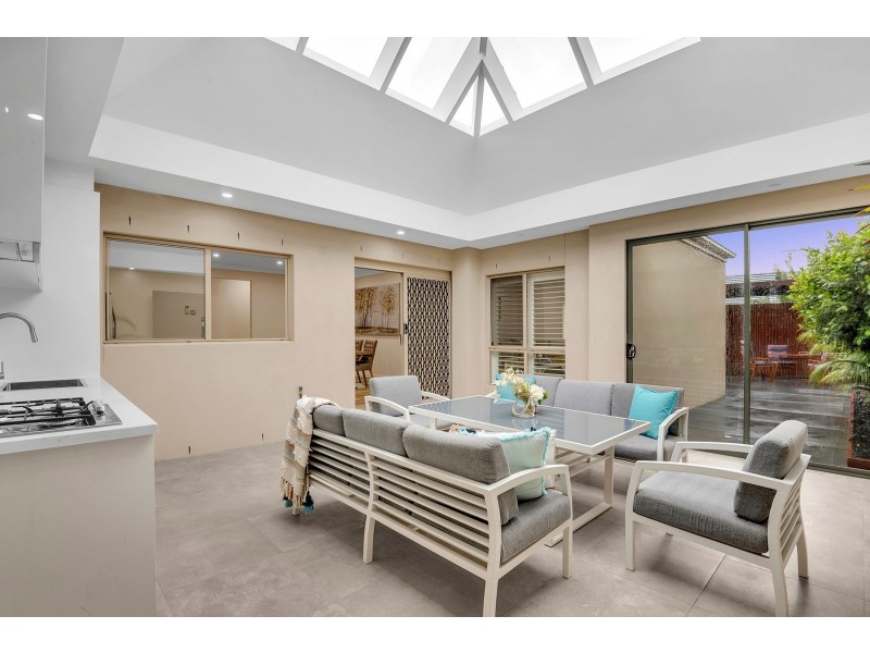 11 Benaroon Drive, Lalor VIC 3075