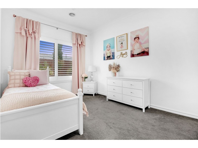 11 Benaroon Drive, Lalor VIC 3075