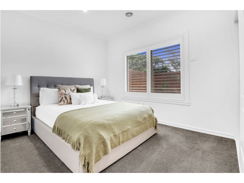 11 Benaroon Drive, Lalor VIC 3075