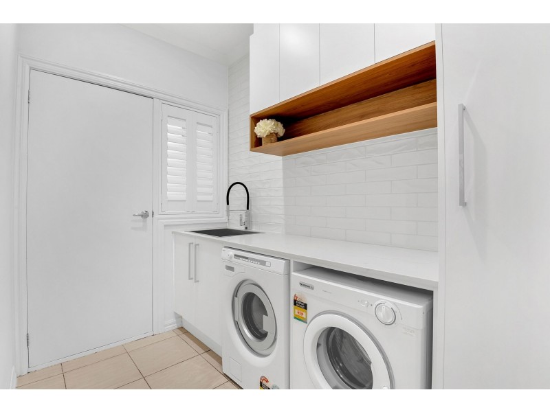 11 Benaroon Drive, Lalor VIC 3075