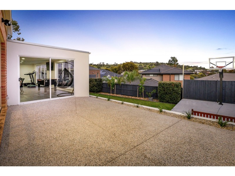 89 Meridian Drive, South Morang VIC 3752