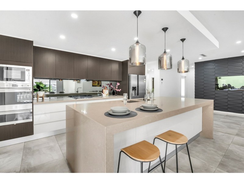 24 Bellevue Boulevard, South Morang VIC 3752