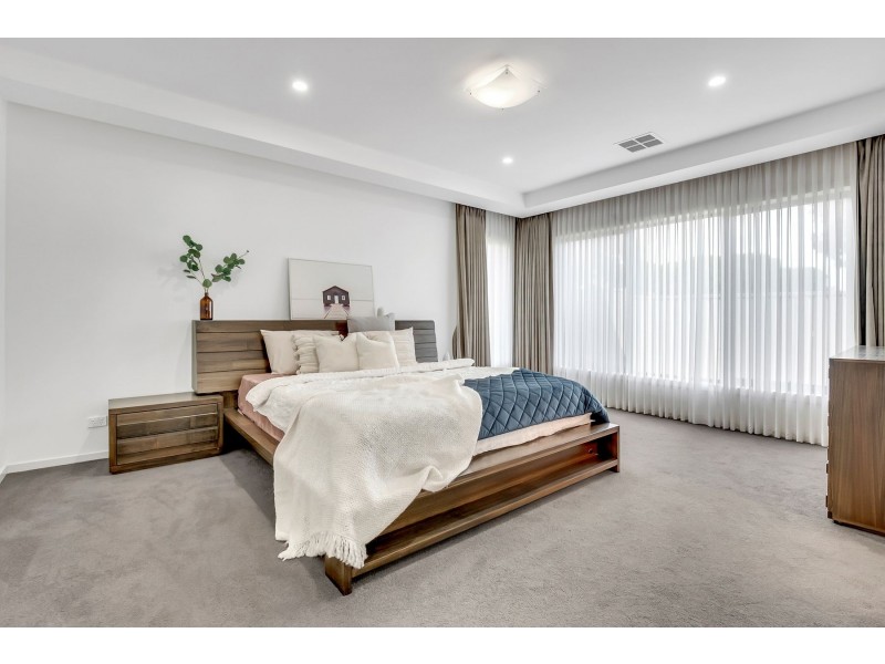 24 Bellevue Boulevard, South Morang VIC 3752