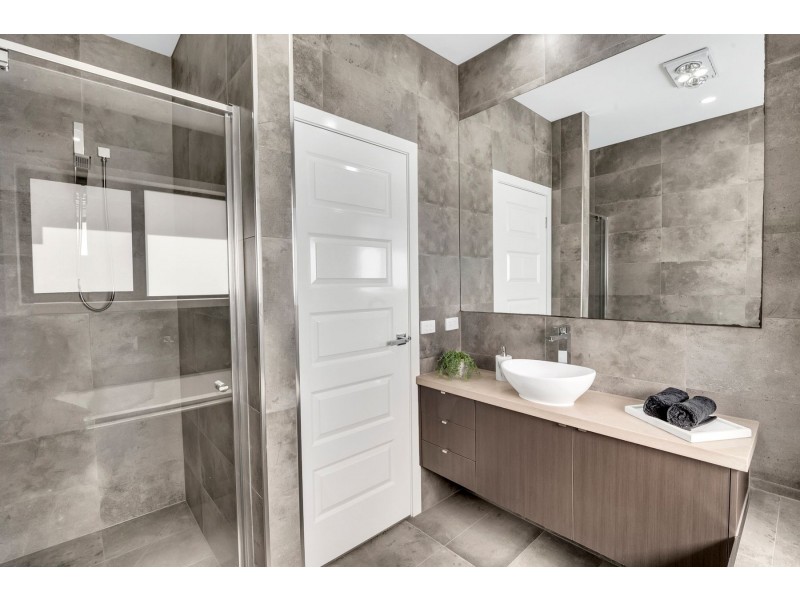 24 Bellevue Boulevard, South Morang VIC 3752