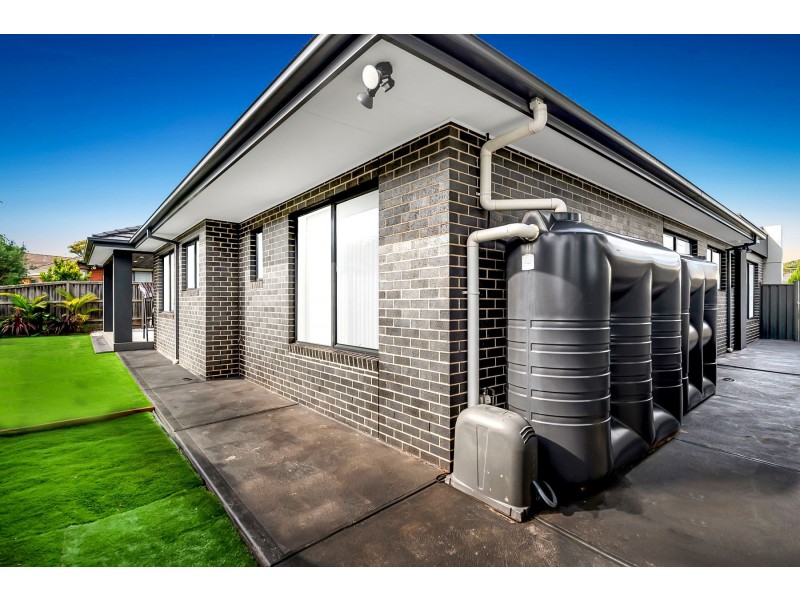 24 Bellevue Boulevard, South Morang VIC 3752