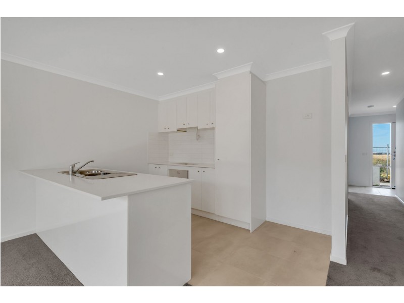 4 Catherine Walk, Wollert VIC 3750