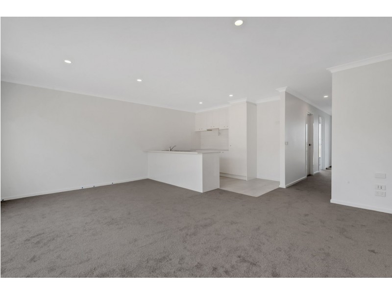 4 Catherine Walk, Wollert VIC 3750