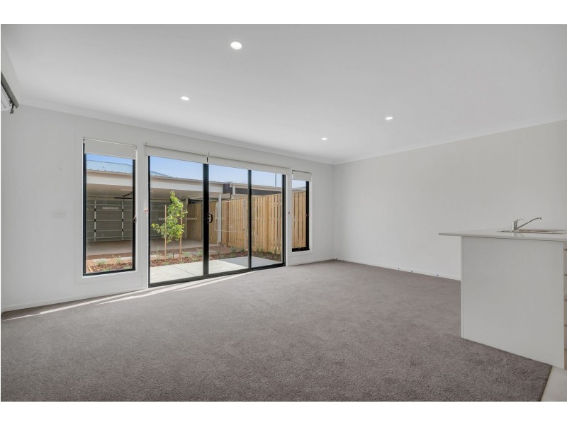 4 Catherine Walk, Wollert VIC 3750