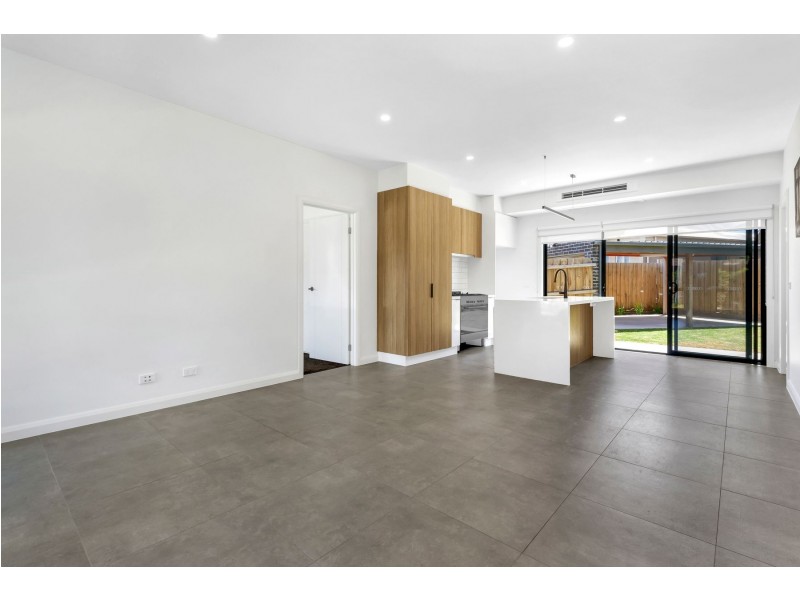 2A Anstey Avenue, Reservoir VIC 3073