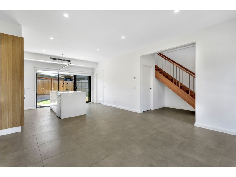 2A Anstey Avenue, Reservoir VIC 3073