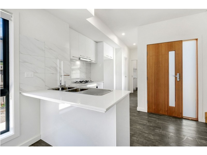 2/22 Derby Drive, Epping VIC 3076