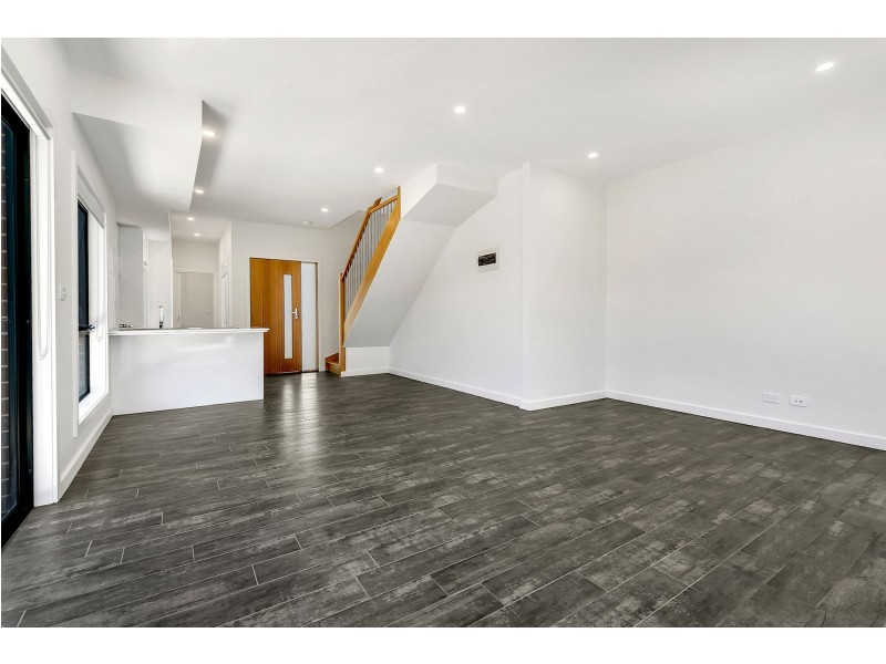 2/22 Derby Drive, Epping VIC 3076