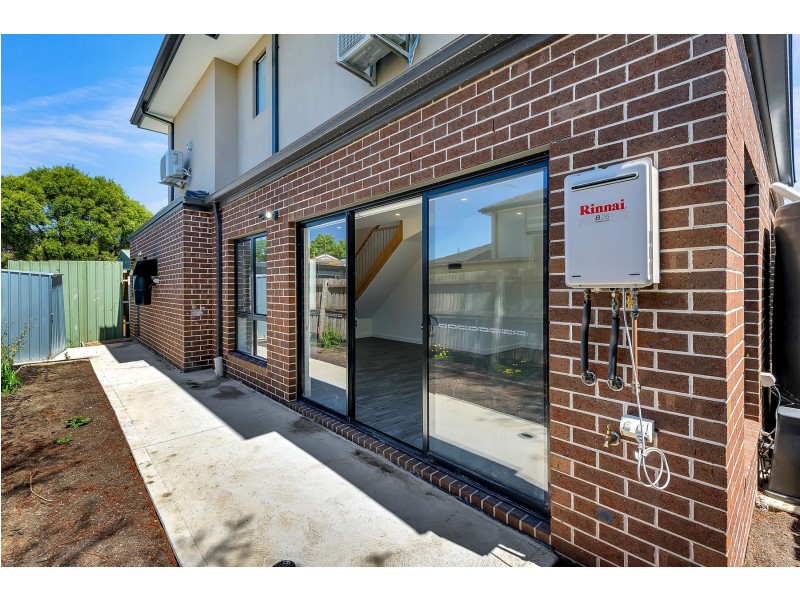 2/22 Derby Drive, Epping VIC 3076