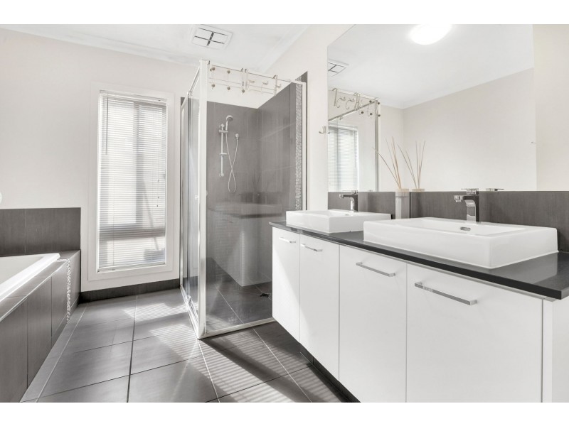 98 Eaststone Avenue, Wollert VIC 3750