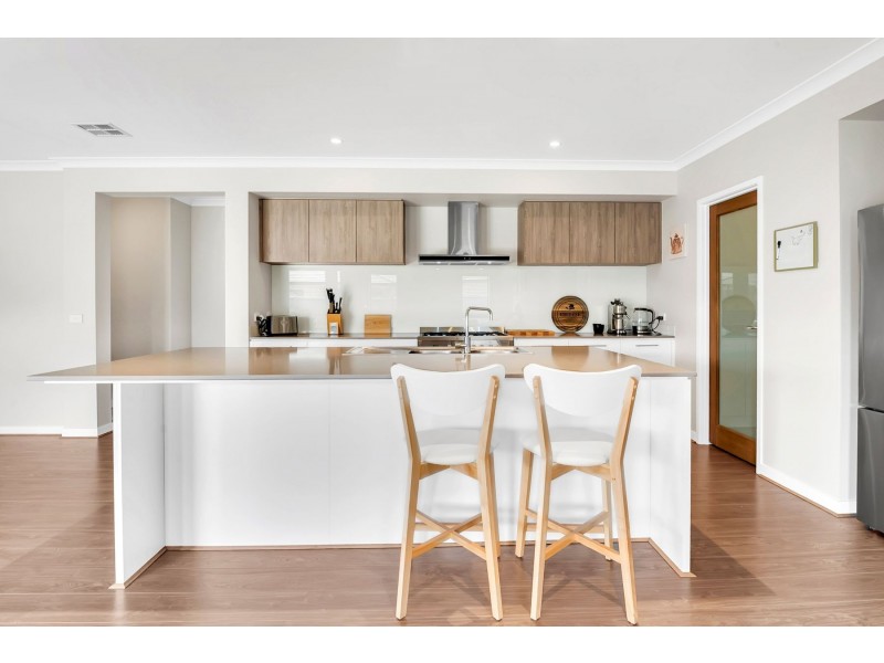 27 Mallorca Drive, Wollert VIC 3750