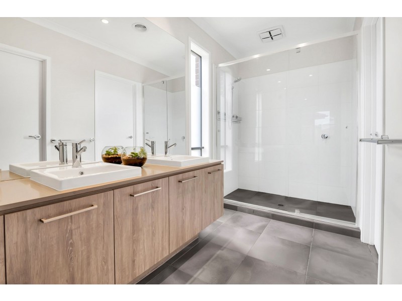 27 Mallorca Drive, Wollert VIC 3750