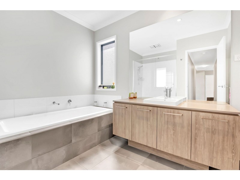 27 Mallorca Drive, Wollert VIC 3750