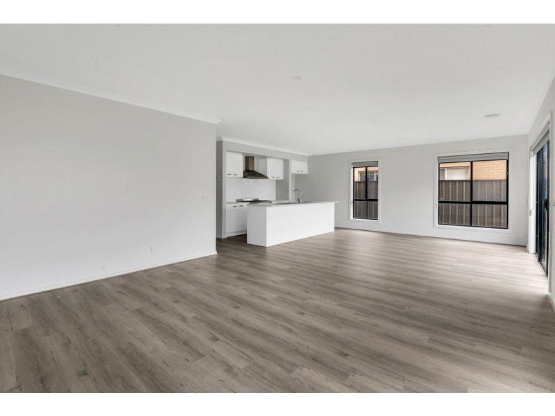 12 Claude Street, Kalkallo VIC 3064