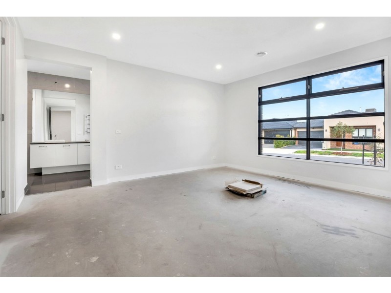 18 Nicastro Avenue, Wollert VIC 3750