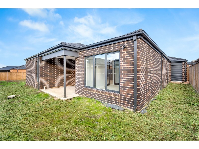 18 Nicastro Avenue, Wollert VIC 3750