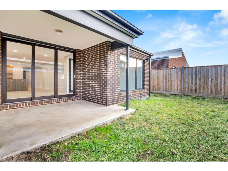 18 Nicastro Avenue, Wollert VIC 3750