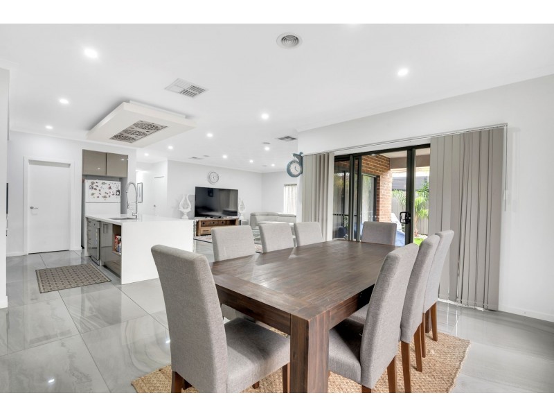 8 Loughton Avenue, Epping VIC 3076