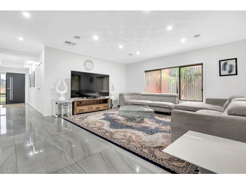 8 Loughton Avenue, Epping VIC 3076