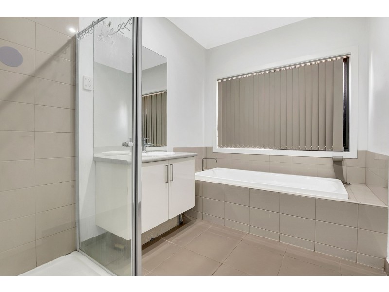 8 Loughton Avenue, Epping VIC 3076