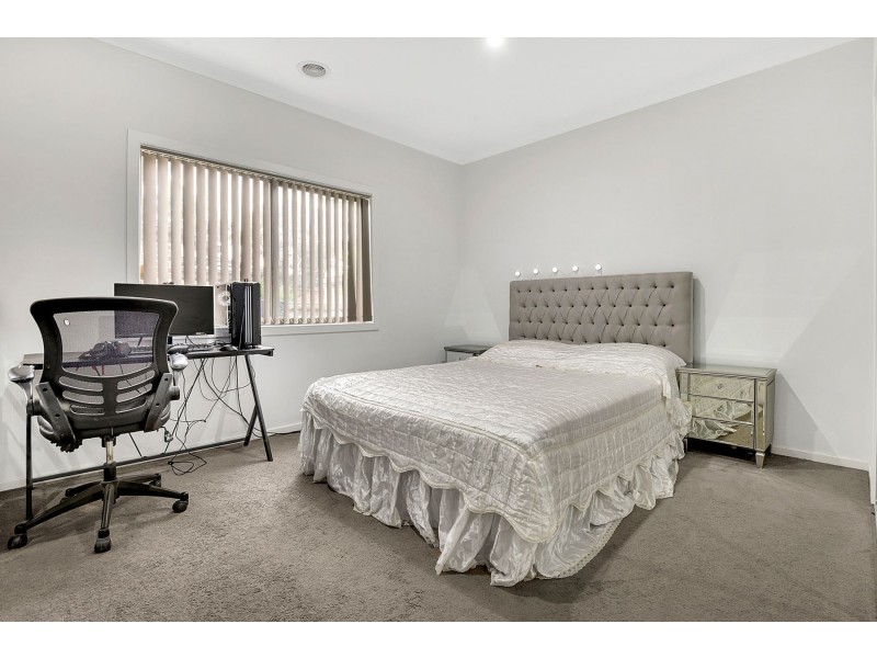 8 Loughton Avenue, Epping VIC 3076