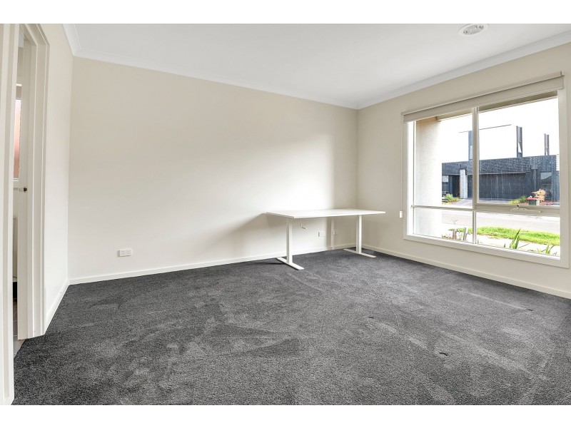 43 Fewster Circuit, Mickleham VIC 3064