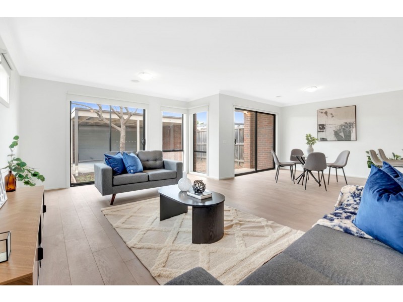 14 Deauville Lane, Deer Park VIC 3023