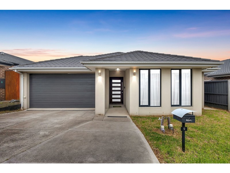9 Poppyfield Avenue, Wollert VIC 3750