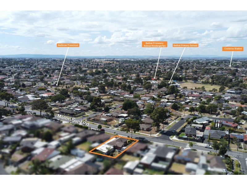 33 Malmsbury Drive, Meadow Heights VIC 3048