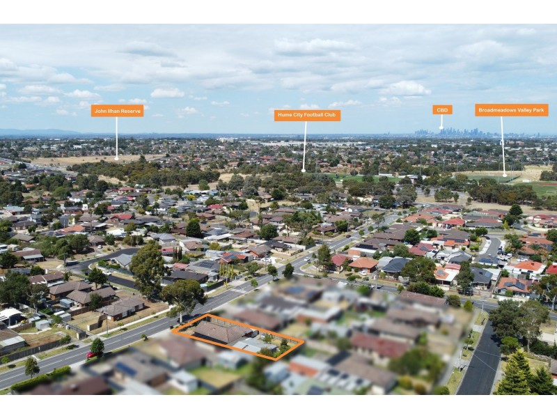 33 Malmsbury Drive, Meadow Heights VIC 3048