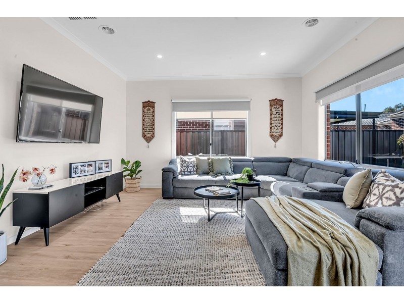 17 Yumbarra Parade, Wollert VIC 3750