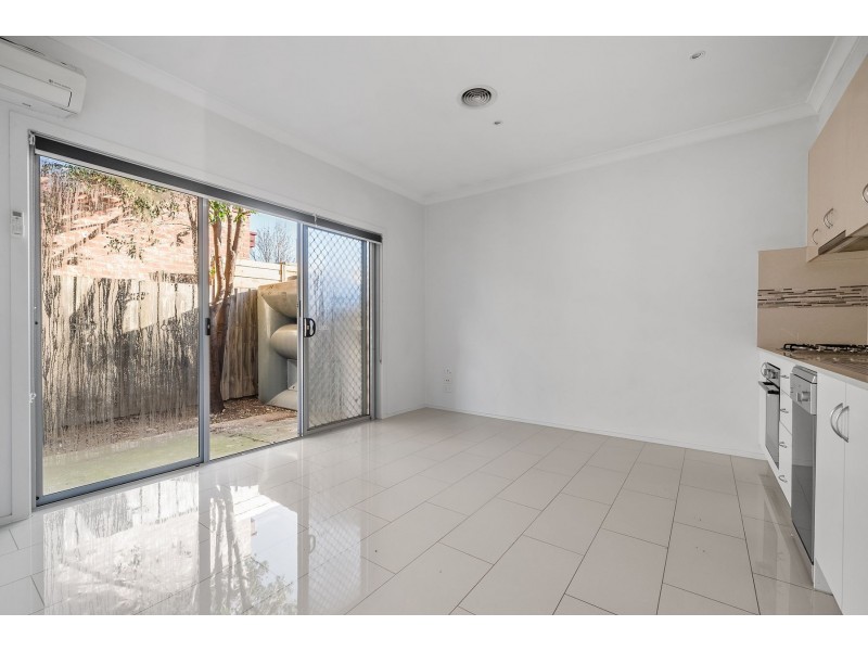 2/155 Rathcown Road, Reservoir VIC 3073