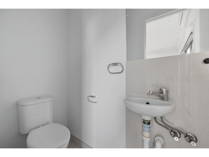 2/155 Rathcown Road, Reservoir VIC 3073