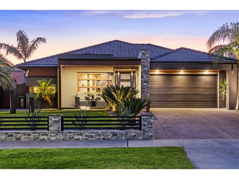 12 Woolcott Terrace, Epping VIC 3076